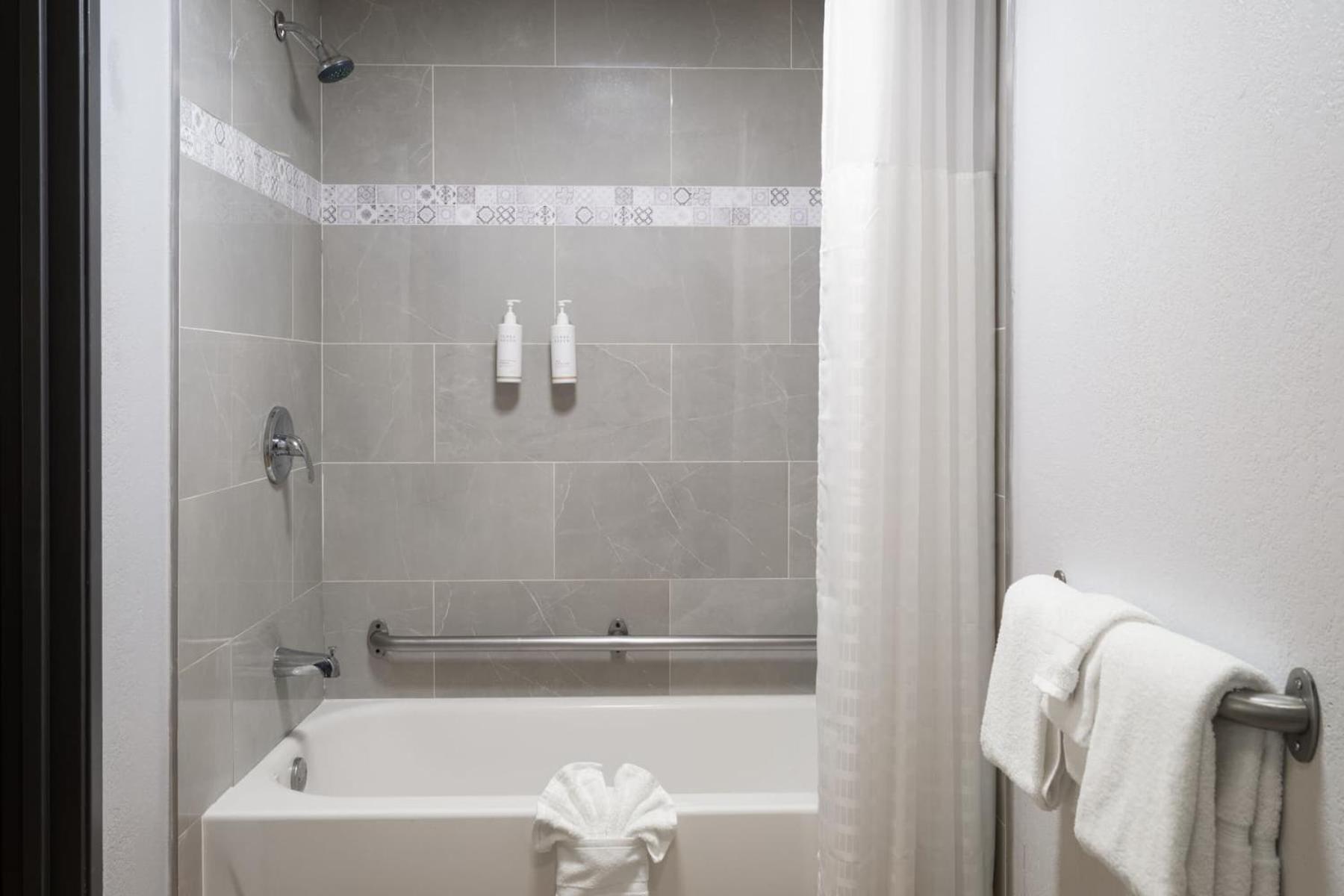 Days Inn By Wyndham Columbus Worthington ภายนอก รูปภาพ