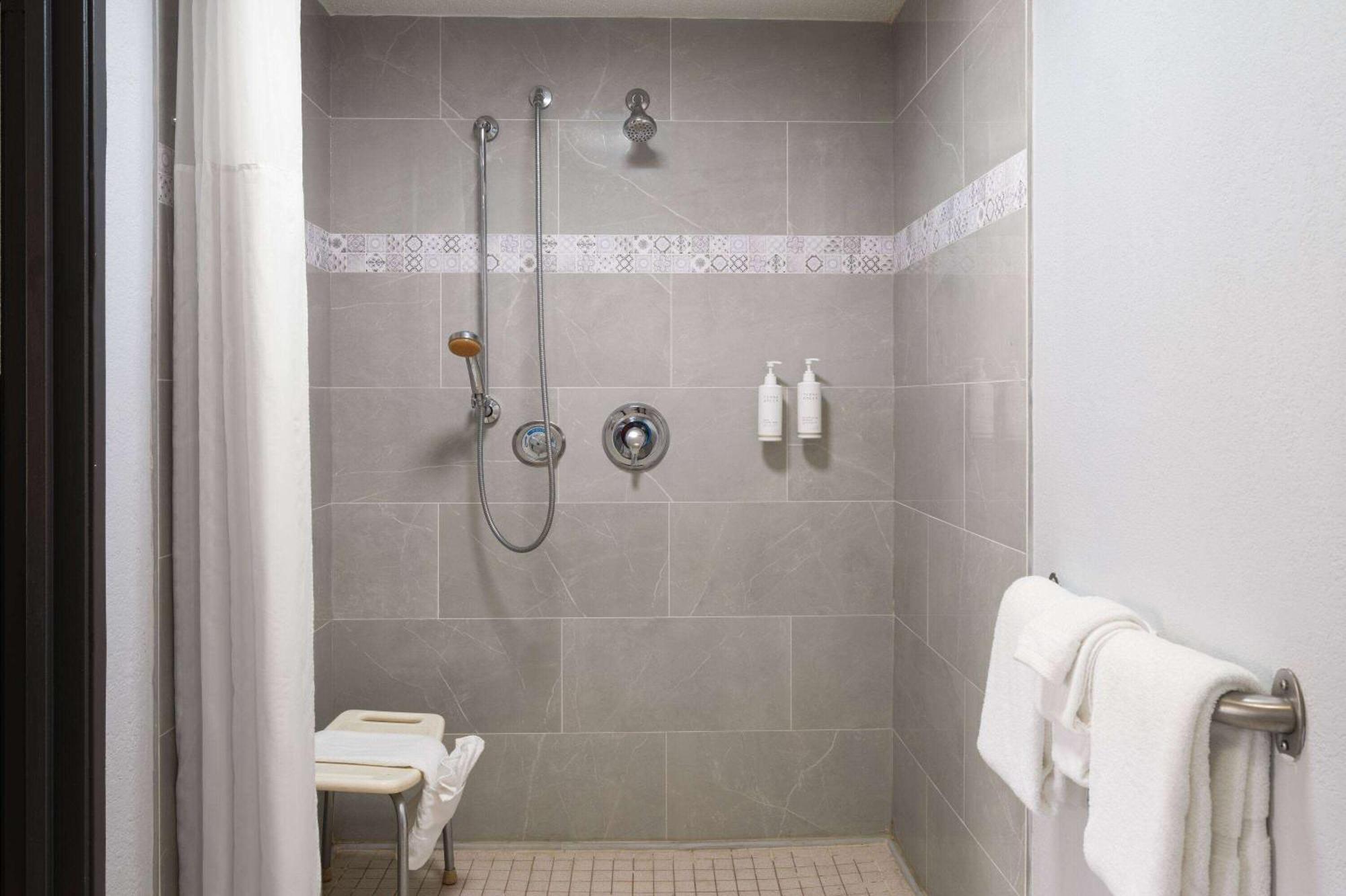 Days Inn By Wyndham Columbus Worthington ภายนอก รูปภาพ