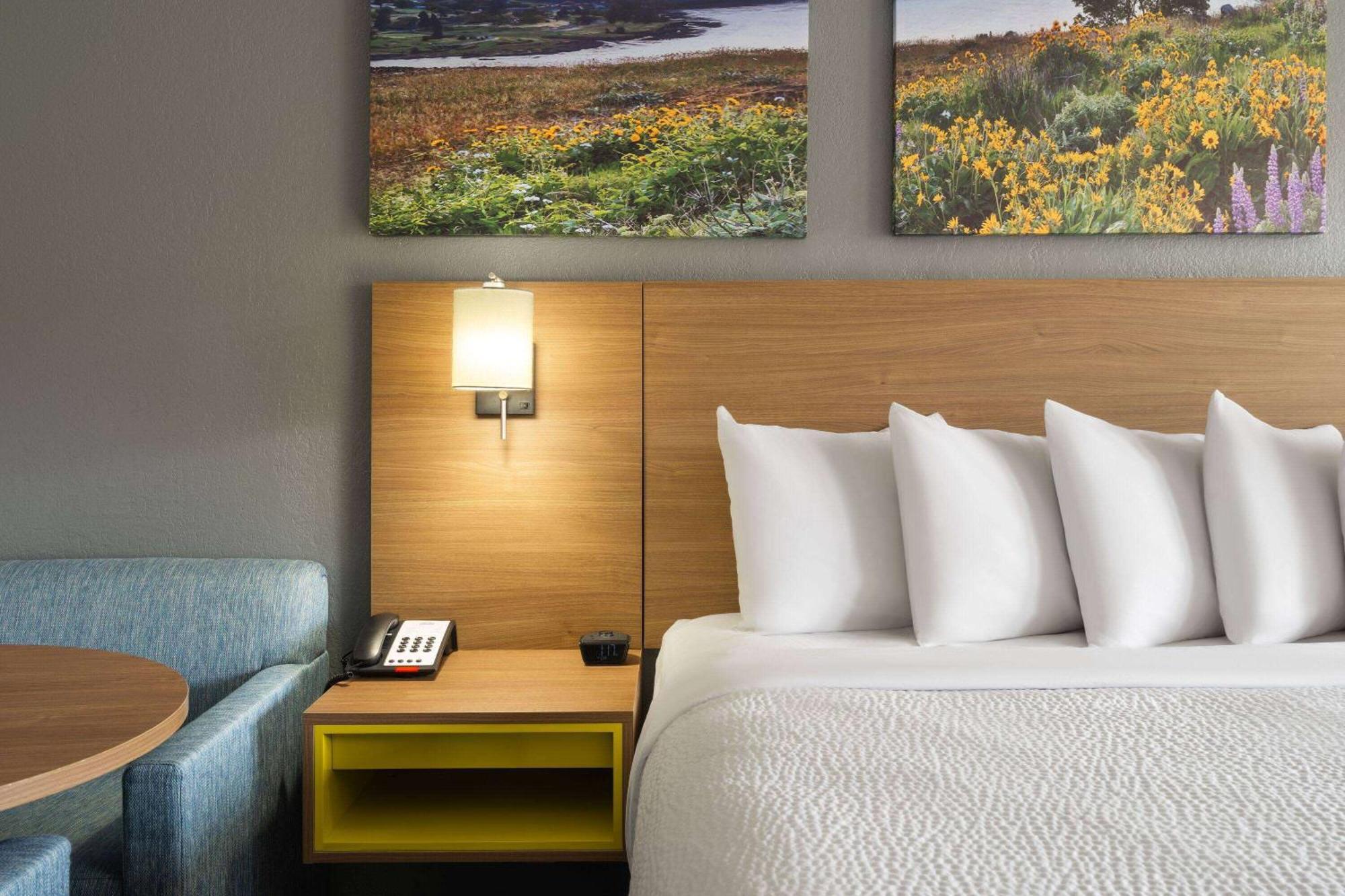 Days Inn By Wyndham Columbus Worthington ภายนอก รูปภาพ