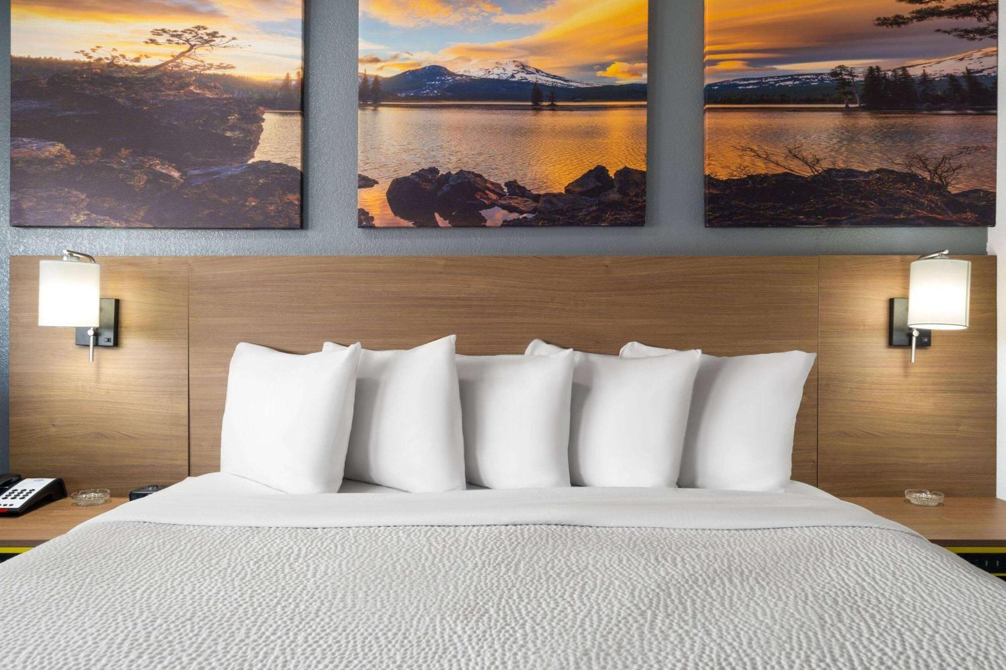 Days Inn By Wyndham Columbus Worthington ภายนอก รูปภาพ