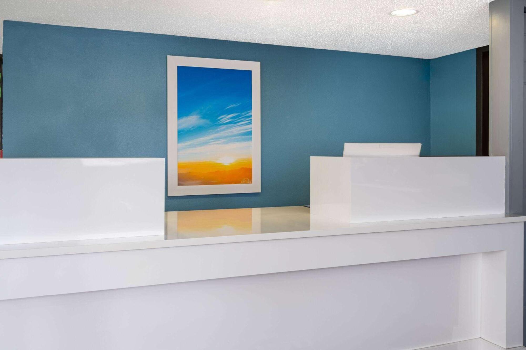 Days Inn By Wyndham Columbus Worthington ภายนอก รูปภาพ