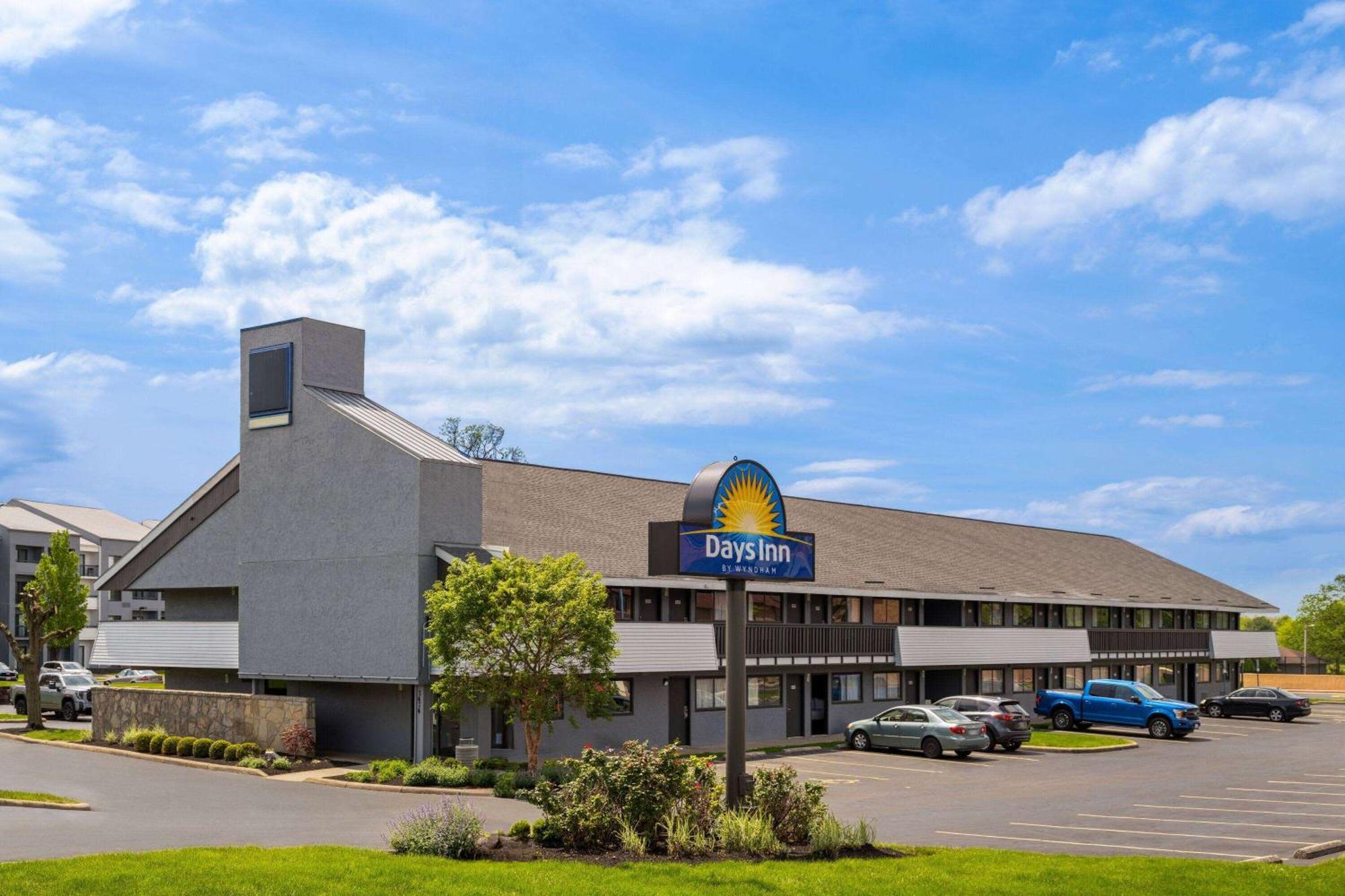 Days Inn By Wyndham Columbus Worthington ภายนอก รูปภาพ