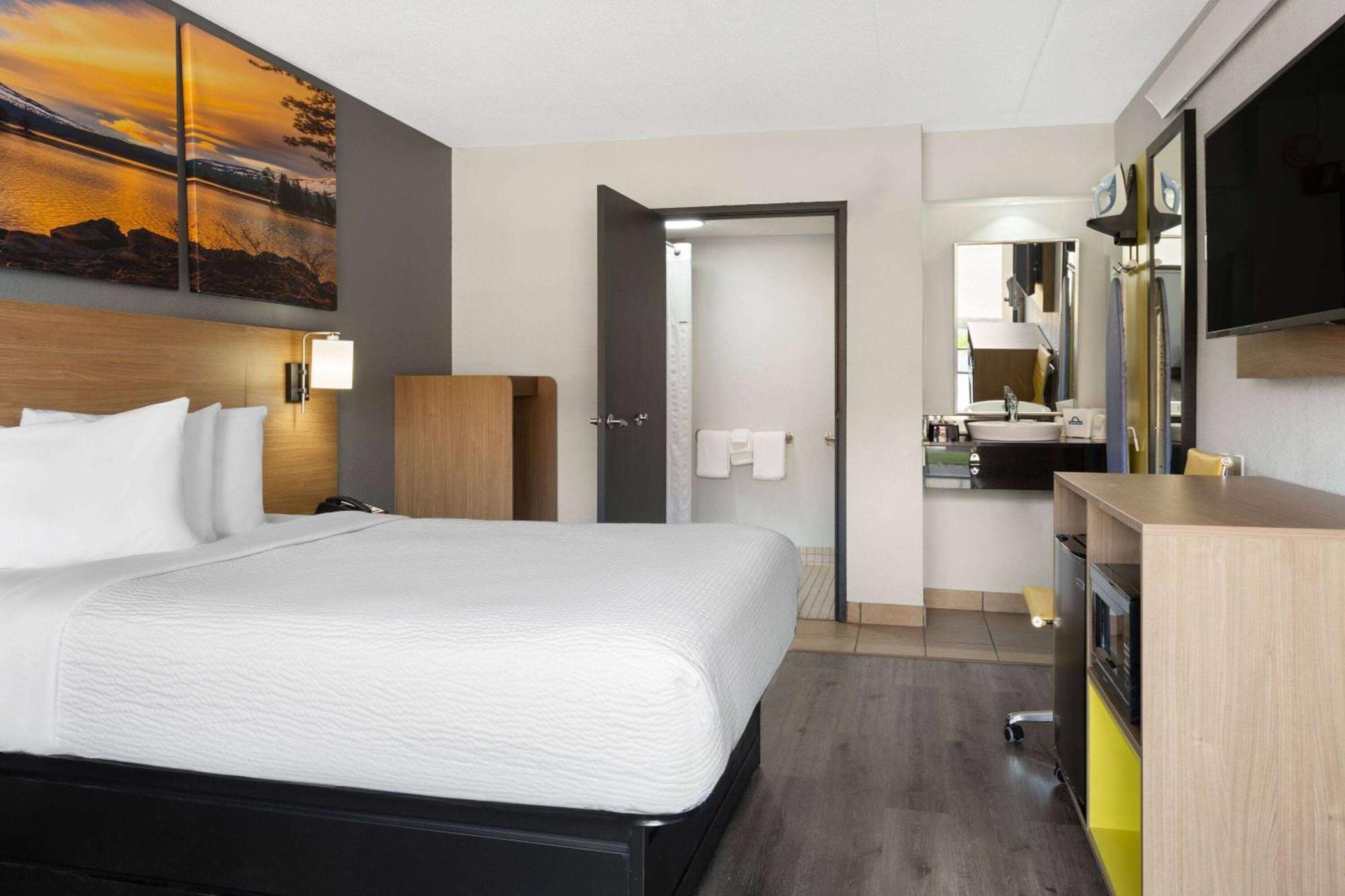 Days Inn By Wyndham Columbus Worthington ภายนอก รูปภาพ